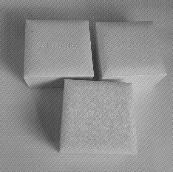 Pandora Boxes (3) - Picture 1 of 4